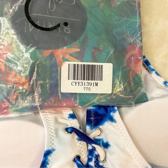 3/$15!💗 High neck blue and white bikini top- Medium - Picture 3 of 3